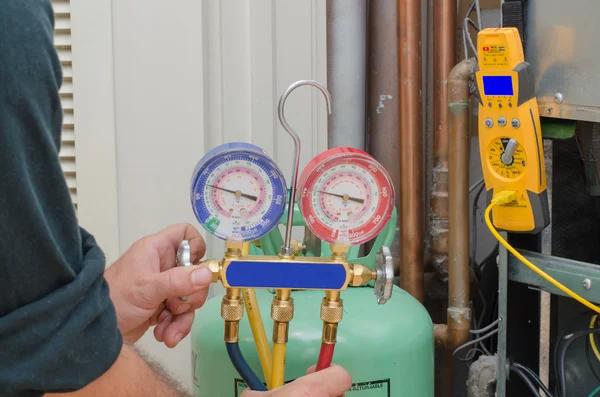 Choosing the Right HVAC Contractor: A Homeowner’s Guide